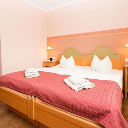 Hotel Garni Am Deich ซิงสท์ ภายนอก รูปภาพ