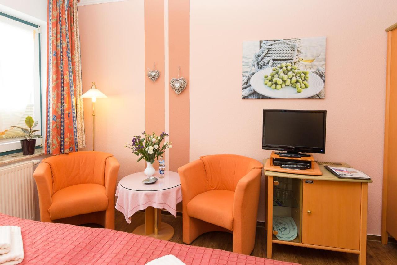 Hotel Garni Am Deich ซิงสท์ ภายนอก รูปภาพ